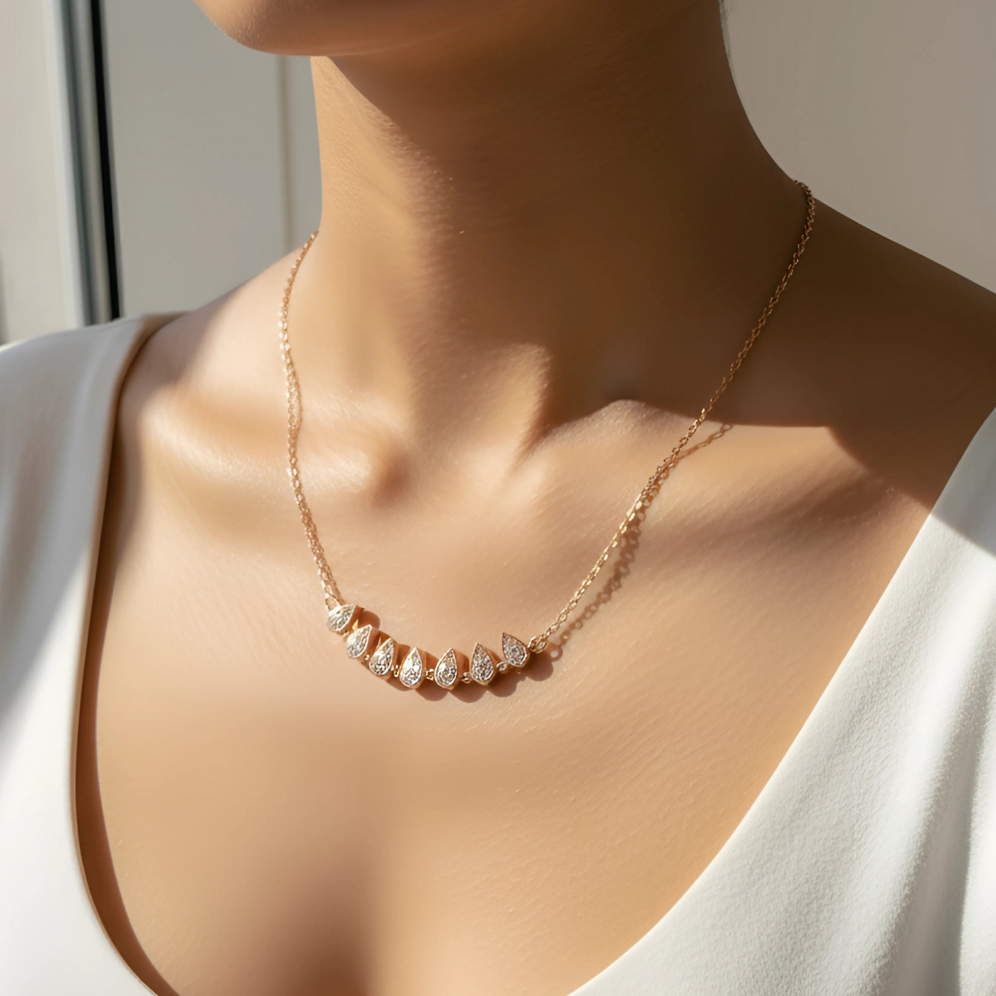 Elegant Pendant Necklace for Women & Girls – Stylish Magnetic Necklace