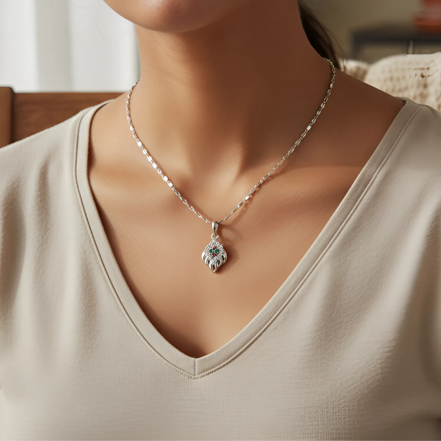 Elegant Silver Plated Pendant Necklace with Sparkling Stones